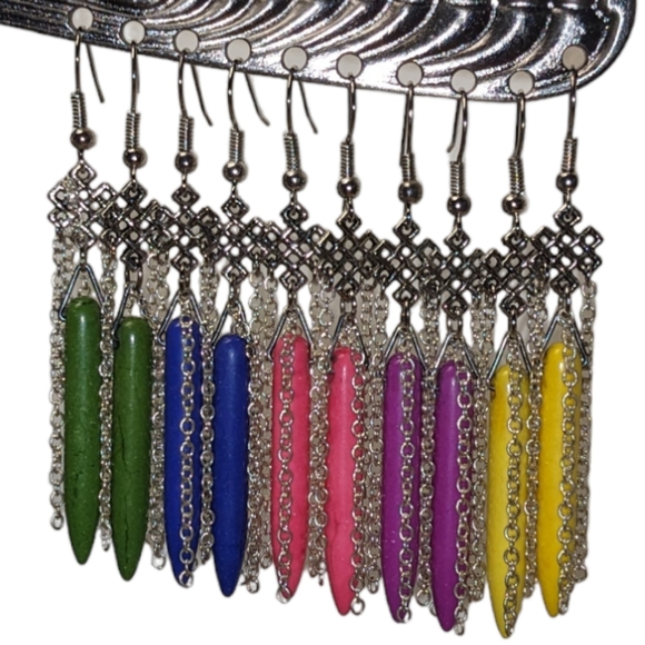 Handmade Silver Plated Celtic Knot Chains & Howlite Dagger Bead Dangle Earrings - Picture 5 of 5